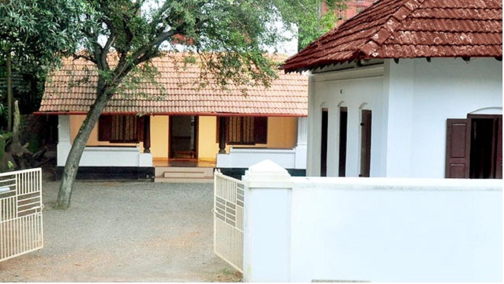 Wariyam Heritage Thrissur Esterno foto